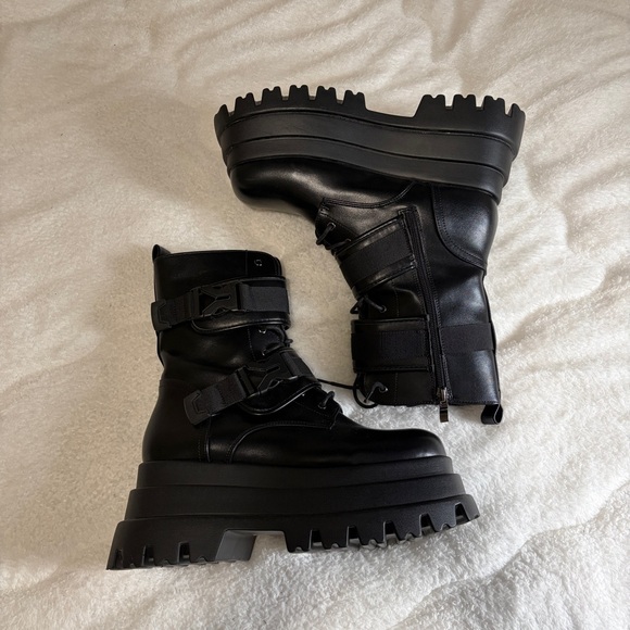 Fashion Nova Shoes - Black Platform Combat Boots